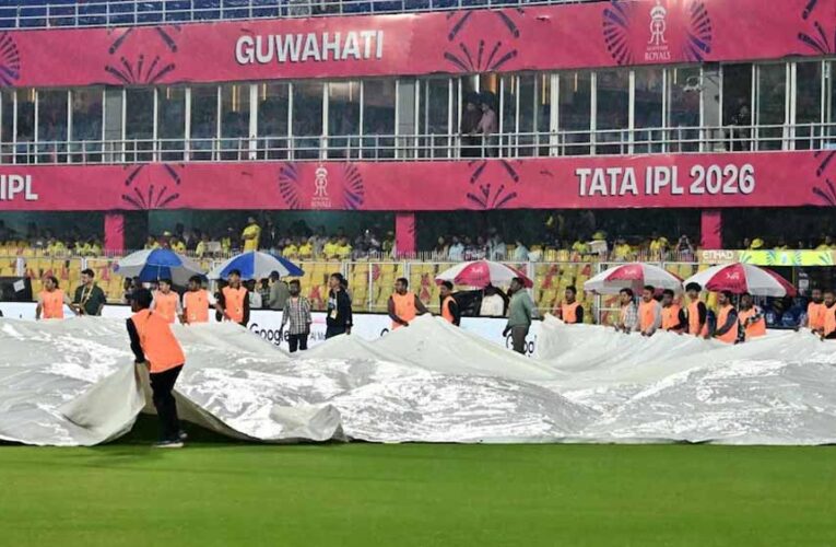 गुवाहाटी ग्राउंड स्टाफ को 25 लाख इनाम, बारिश में भी संभाला मैदान