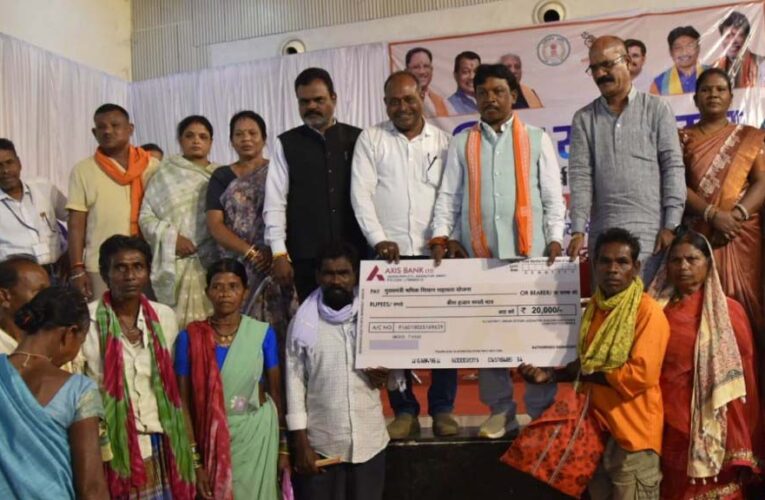 रायपुर : विकास की नींव रखने वाले हाथों का सम्मान, श्रमिक सम्मेलन में योजनाओं की सौगात से खिले श्रमिकों के चेहरे