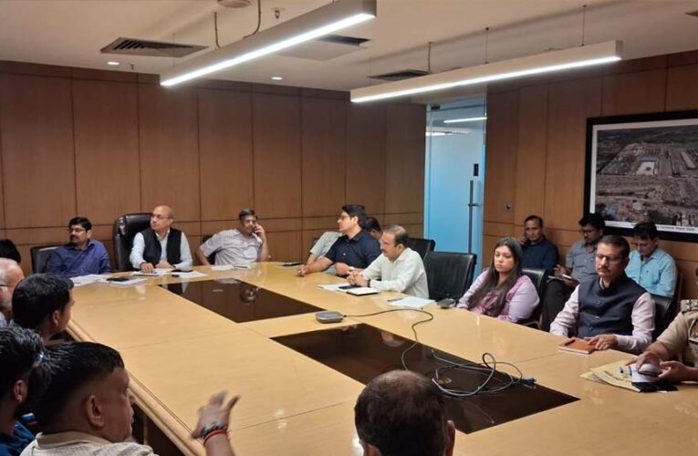 मुख्यमंत्री के निर्देश पर गौतम बुद्ध नगर में औद्योगिक असामंजस्य के समाधान हेतु गठित की गई  उच्च स्तरीय समिति