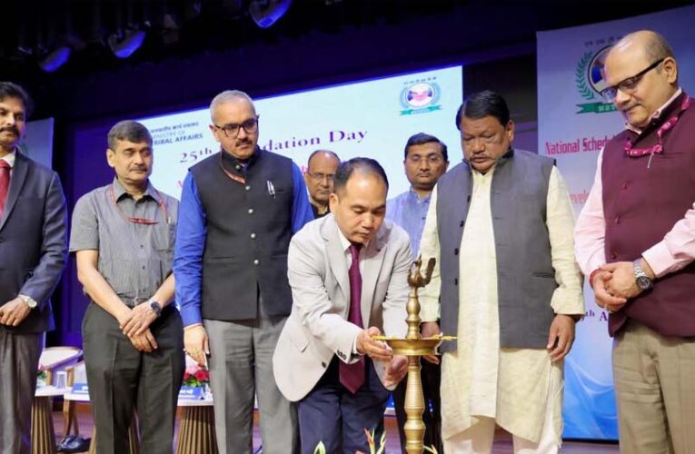 व्यक्तियों को रोजगार चाहने वाला बनने के बजाय रोजगार देने वाला बनाएं- केन्द्रीय मंत्री ओंराव