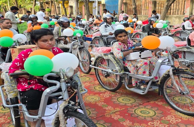 एमसीबी : जिला प्रशासन की त्वरित संवेदनशीलता : दिव्यांग रामकृपाल को तत्काल मिली मोटराइज्ड ट्राईसाइकिल