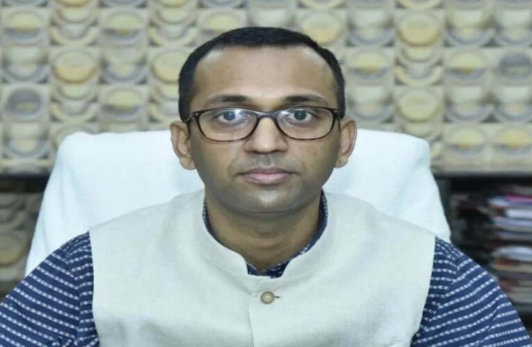 अम्बिकापुर : कलेक्टर ने ली जिला स्तरीय स्वास्थ्य विभाग की समीक्षा बैठक