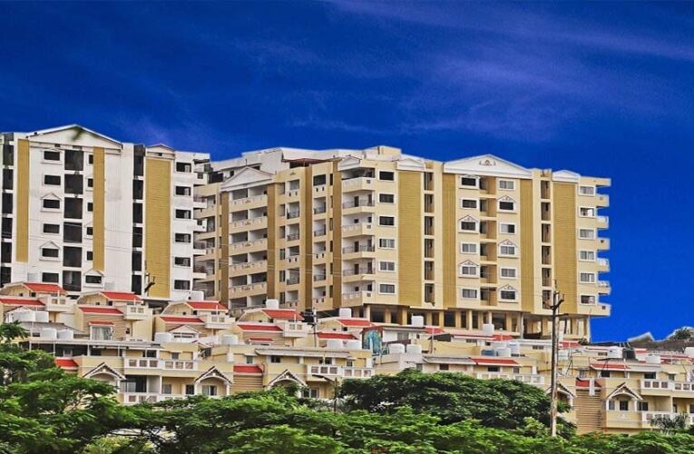 सेज की मनमानी पर कार्रवाई: सागर ग्रीन हिल्स के 16 पेंट हाउस अवैध, अनुमतियां निरस्त