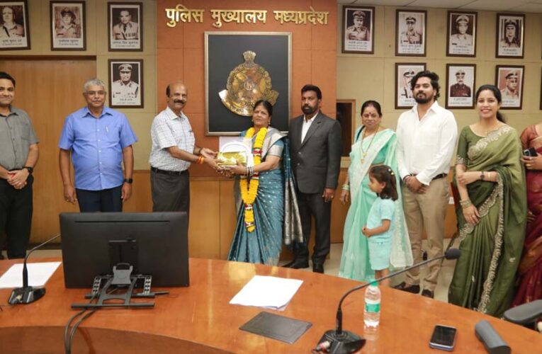 पुलिस मुख्यालय परिवार द्वारा नौसेवानिवृत्‍त कर्मचारियों को भावभीनी विदाई