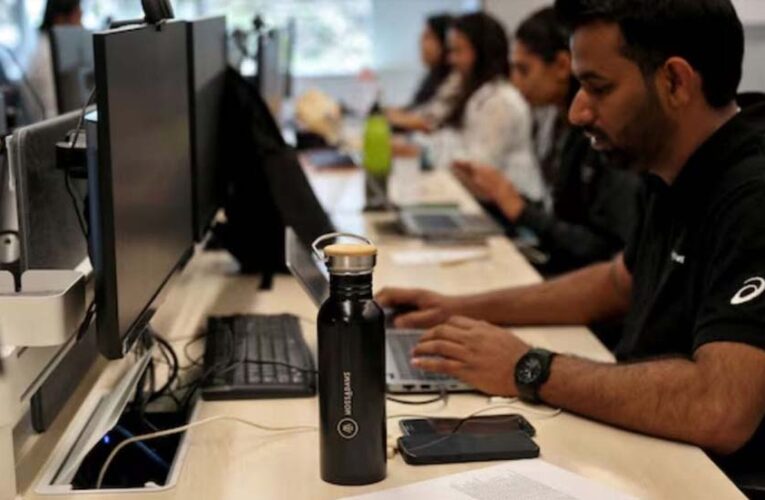 सर्वे 2025: बेरोजगारी में गिरावट, 61.3 करोड़ लोग हुए रोजगारयुक्त; महिलाओं का वेतन वृद्धि पुरुषों से अधिक