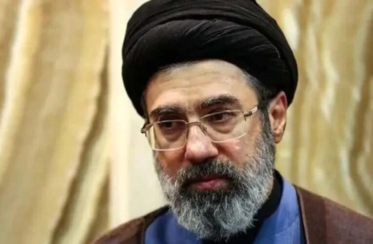 ‘ईरान बना चौथी सबसे बड़ी ताकत’, अमेरिकी विशेषज्ञ रॉबर्ट पेप ने तेहरान के न डरने की वजह बताई