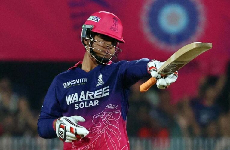 IPL 2026: वैभव सूर्यवंशी ने 8 रन में तोड़ा मैक्सवेल का रिकॉर्ड, कई दिग्गजों को पछाड़ा