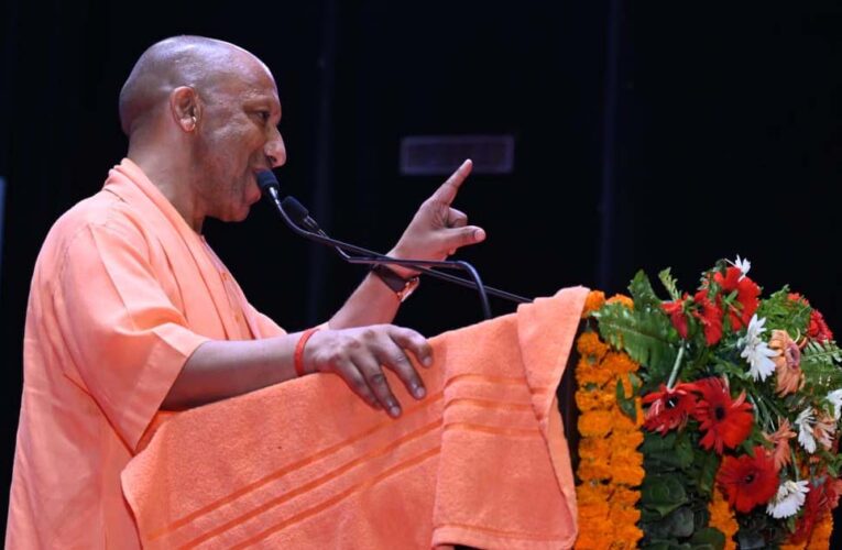 महिला विरोधी हैं कांग्रेस व सपा के कारनामे : मुख्यमंत्री