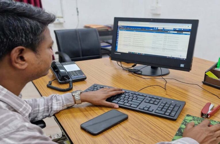 महासमुंद : ई-ऑफिस से फाइल ट्रैकिंग आसान, काम में तेजी और जवाबदेही सुनिश्चित