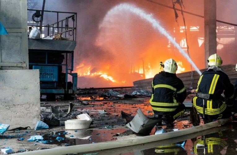 रूस ने एक रात में यूक्रेन पर दागे 600 से ज्यादा ड्रोन और मिसाइल, जमीन, समुद्र, हवा से किया बड़ा अटैक