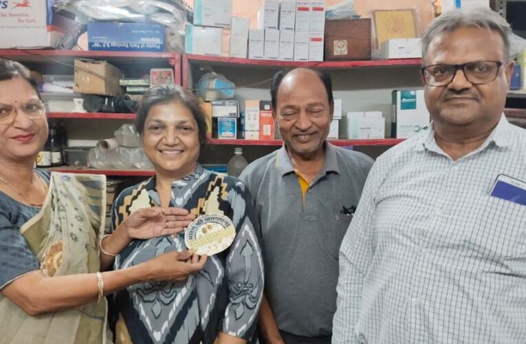 डॉ अजित बाबू जैन और डॉ मनोरमा जैन ने जनगणना कार्य में भारतीय नागरिकों को जागरूक किया