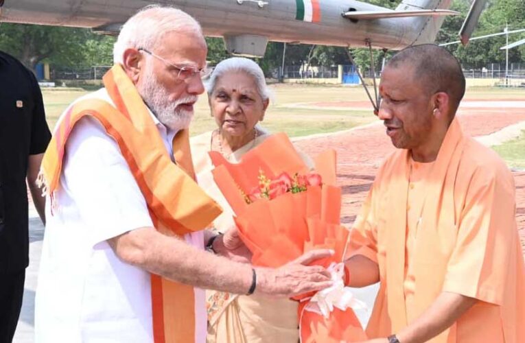 राज्यपाल व मुख्यमंत्री ने किया प्रधानमंत्री का स्वागत