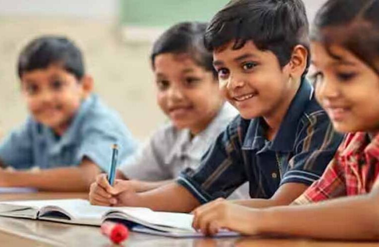 योगी सरकार में चाइल्ड हेल्पलाइन 1098 का कमाल: 26 हजार शिकायतों का समाधान, गुमशुदा बच्चों को मिलाया परिवार से