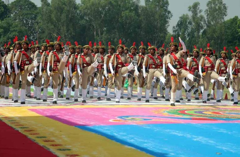 बेटियों की दमदार मौजूदगी: पुलिस ट्रेनिंग में दिखा अनुशासन और समर्पण, बोले सीएम योगी