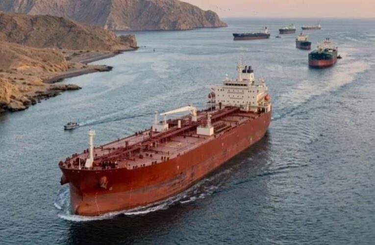 होर्मुज जलडमरूमध्य में अब ईरान वसूलेगा टोल, संसद ने कानून पर लगाई मुहर, US -इजरायली जहाजों पर बैन