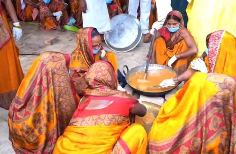 बस्ती का ‘राम जी पेड़ा’ देश-विदेश में धूम, मुस्लिम महिलाएं बना रहीं देसी मिठाई