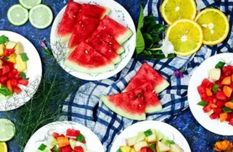 गर्मियों में डिहाइड्रेशन से बचाने वाले 5 सबसे अच्छे पानी वाले फल