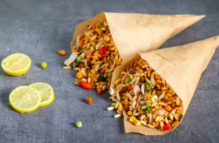 हेल्दी और प्रोटीन रिच झालमुड़ी रेसिपी, घर पर बनाएं झटपट स्नैक