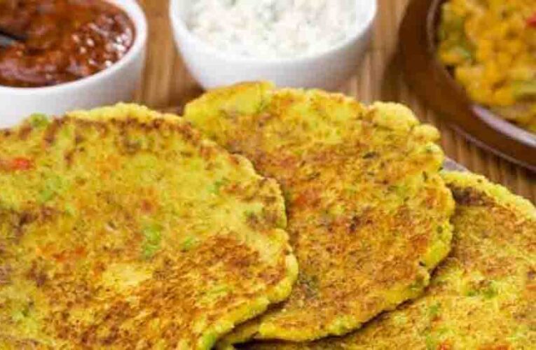 बासी रोटियों को फेंकने के बजाय बनाएं लाजवाब चीला, बेसन और ताजी सब्जियों के मेल से तैयार करें यह क्रिस्पी नाश्ता