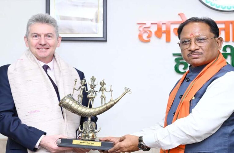 मुख्यमंत्री विष्णु देव साय से आस्ट्रेलिया के महावाणिज्य दूत बर्नार्ड लिंच ने की सौजन्य मुलाकात