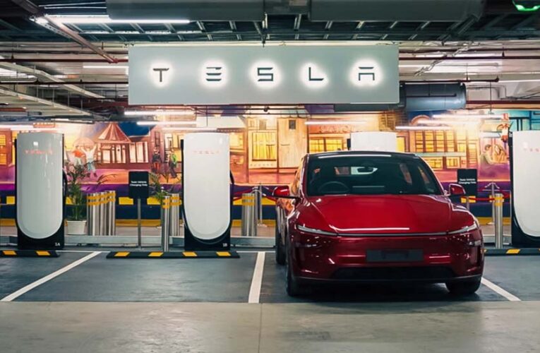TESLA ने लगाया नया सुपरचार्जर, अब 15 मिनट में चार्ज होगी इलेक्ट्रिक कार
