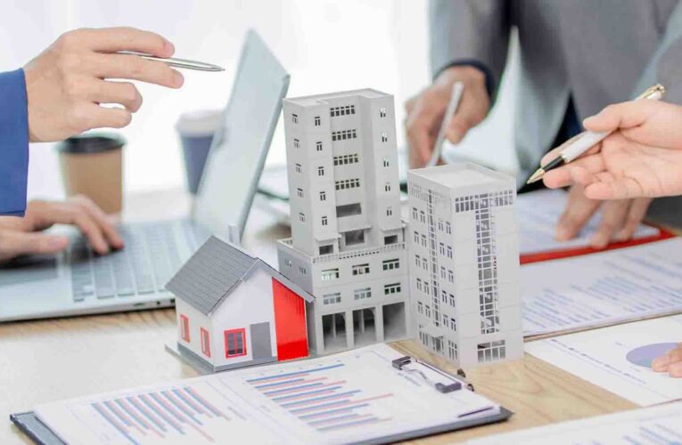 कम समय में अच्छी कमाई और खुद का बिजनेस शुरू करने की आजादी, रियल एस्टेट सेक्टर में बढ़ रही है प्रोफेशनल्स की मांग