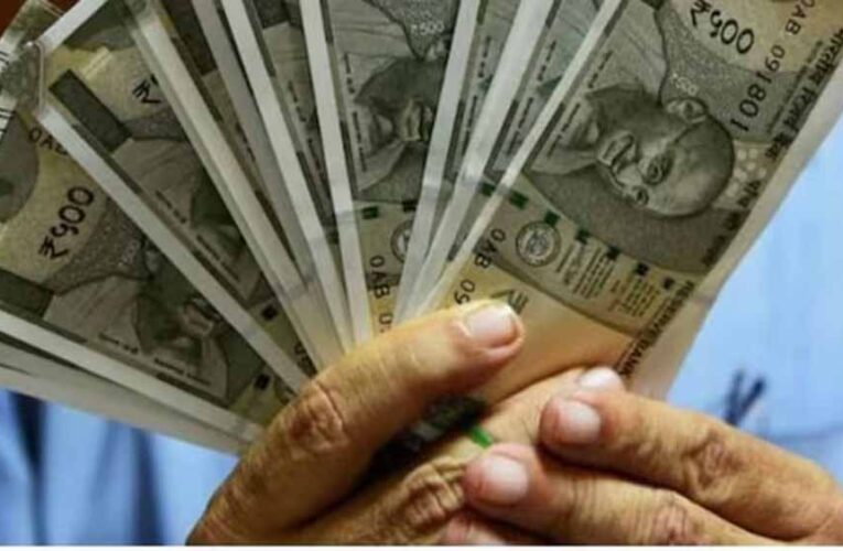 आठवें वेतन आयोग में कर्मचारियों की बड़ी मांग, न्यूनतम वेतन 50 हजार रुपये करने का प्रस्ताव