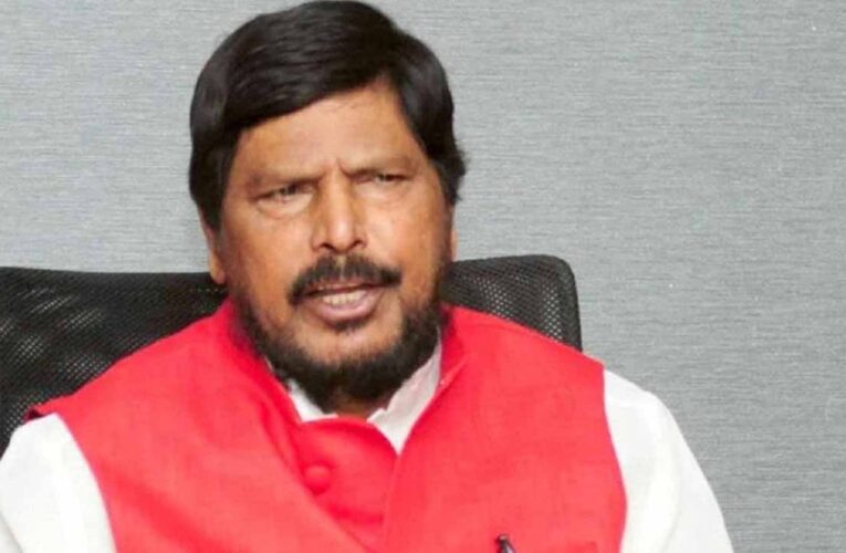 लखनऊ में सियासी हलचल तेज, आठवले बोले– भाजपा से गठबंधन पर होगी बात