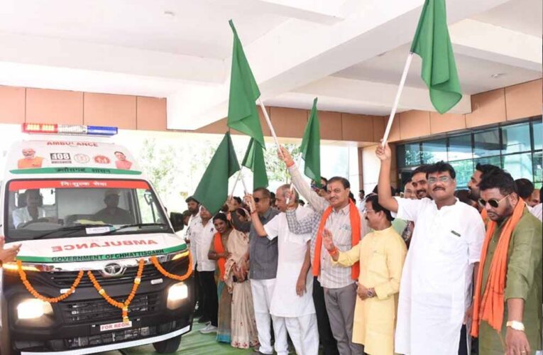 ग्रामीण स्वास्थ्य को मिली नई ताकत: 6 संजीवनी एक्सप्रेस एंबुलेंस शुरू