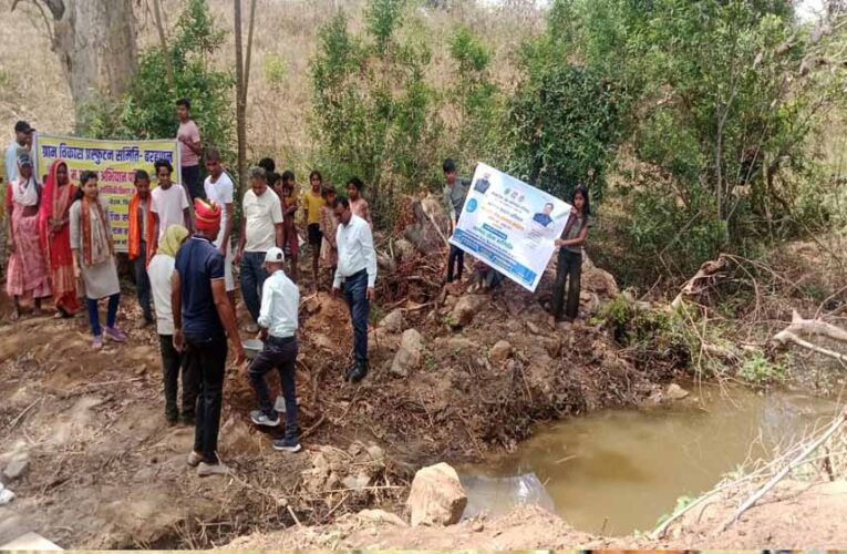 लाल नाटक के बाद जागरूकता का संदेश: मंचों से गूंजा वन संरक्षण और जल बचाने का आह्वान