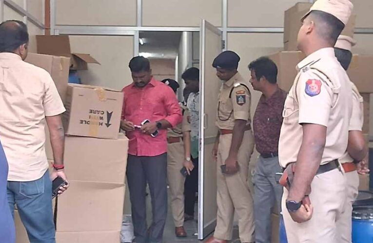 नकली दवाओं के अवैध कारोबार पर बड़ा एक्शन: खाद्य एवं औषधि विभाग की छापेमारी, आरोपी गिरफ्तार