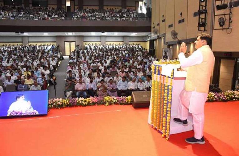 किसानों के हित में समर्पित होकर कार्य करें कृषि कर्मयोगी : मुख्यमंत्री डॉ. यादव