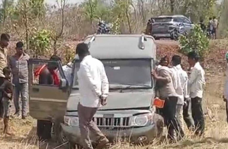 छतरपुर के डायल-112 हीरोज पिकअप पलटने से घायल 08 व्यक्तियों को त्वरित सहायता से पहुँचाया अस्पताल