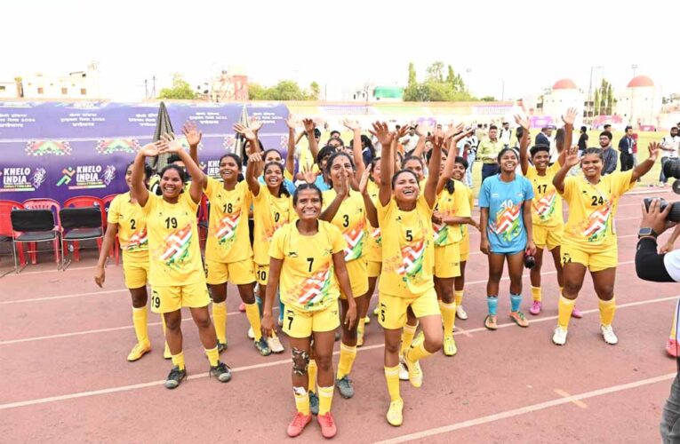 महिला फुटबॉल में छत्तीसगढ़ का शानदार प्रदर्शन, झारखंड को हराकर जीता स्वर्ण पदक