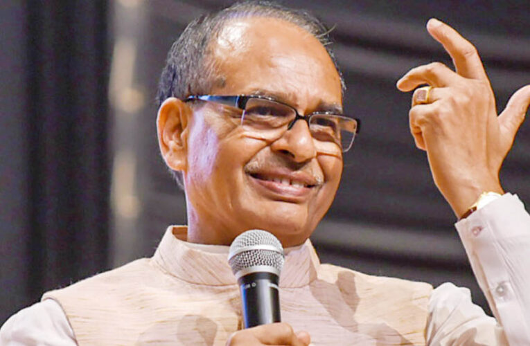 यूरिया, डीएपी की कीमत बढ़ाने पर शिवराज सिंह चौहान का बड़ा ऐलान, किसानों को मिलेगा रिकॉर्ड चेक