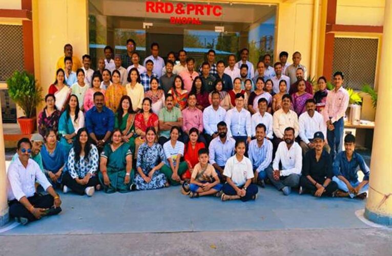 अल्पविराम टूल किट के माध्यम से जीवन में कराया जा रहा है आनंद का अहसास