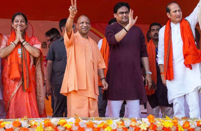 पश्चिम बंगाल में नबद्वीप, कटवा तथा बागदा विधानसभा क्षेत्रों में आयोजित जनसभाओं में गरजे सीएम योगी आदित्यनाथ