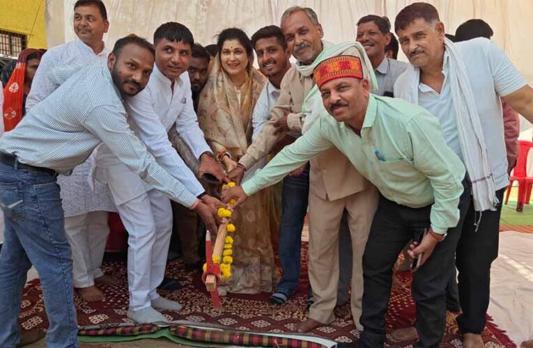 राज्यमंत्री गौर ने किया 6.20 करोड़ की लागत के सड़क निर्माण कार्य का भूमि-पूजन