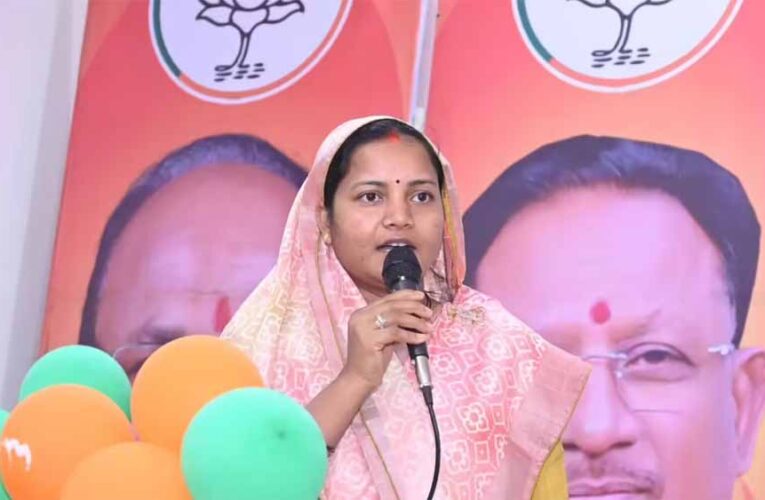 साड़ी गुणवत्ता पर सरकार सख्त, मंत्री राजवाड़े के निर्देश पर जांच तेज