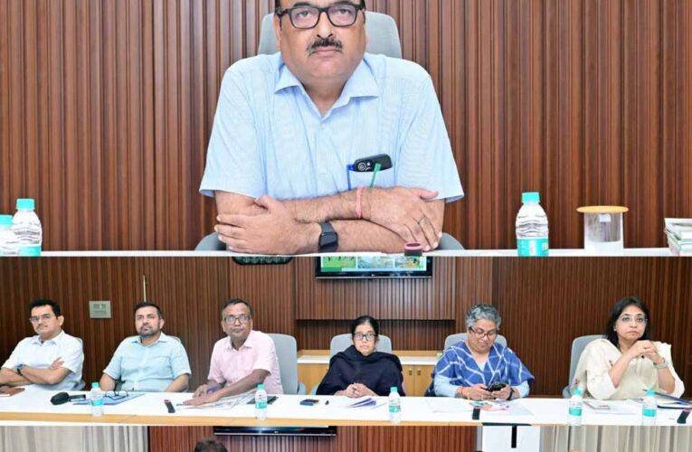 ग्रामीण क्षेत्रों को जलवायु परिवर्तन के अनुकूल बनाने और ग्राम पंचायतवार कार्ययोजना बनाएं – मुख्य सचिव  विकासशील