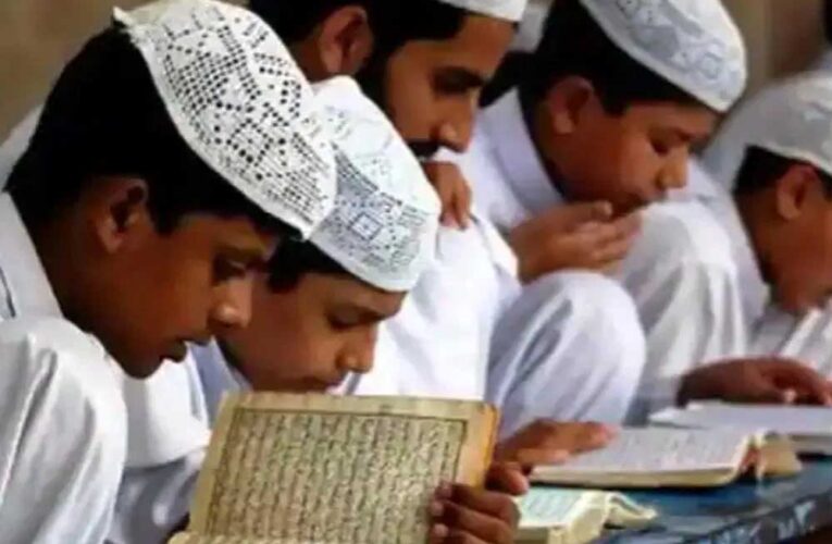 योगी सरकार के सुधारों से बढ़ा भरोसा, मदरसा बोर्ड परीक्षा में 18.29 % अधिक छात्र-छात्राओं ने लिया हिस्सा