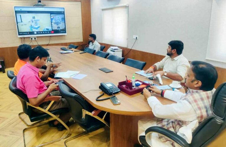 राज्य सरकार शासकीय संस्थानों में उच्च स्तरीय स्वास्थ्य सुविधाएँ उपलब्ध कराने के लिए प्रतिबद्ध : उप मुख्यमंत्री शुक्ल