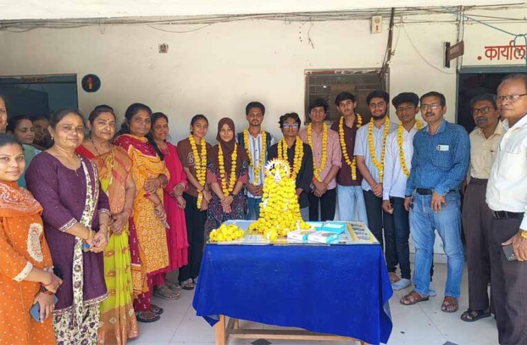 10वीं 12वीं का रिजल्ट घोषित बच्चों ने मारी बाजी