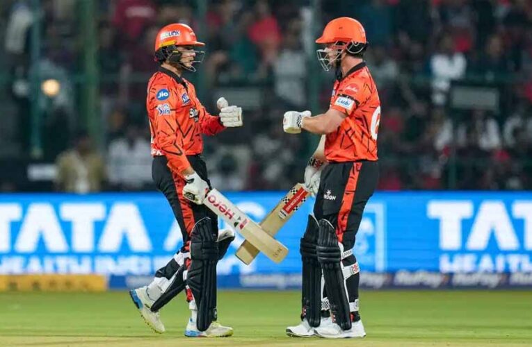 सनराइजर्स हैदराबाद की सधी शुरुआत, ट्रेविस हेड और अभिषेक शर्मा लय में नजर आए
