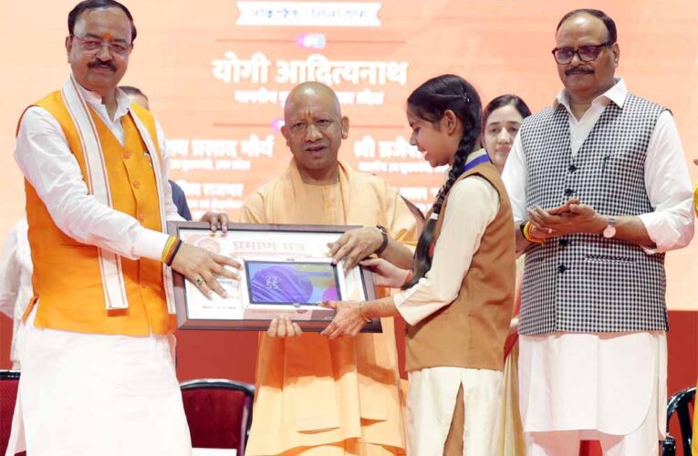पहले अंधेरा था, अब घर में उजाला, श्रमिकों ने गिनाईं सरकार से मिली सहूलियतें