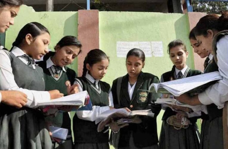 सीबीएसई 9वीं के छात्रों को किताबों की कमी से झटका, एनसीईआरटी पर उठे सवाल