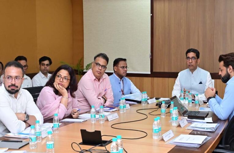 भारत सरकार के भूमि संसाधन सचिव ने छत्तीसगढ़ के मुख्य सचिव से की सौजन्य भेंट