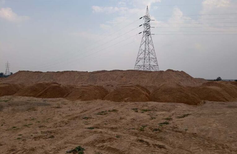 अवैध रेत भंडारण और परिवहन पर बड़ी कार्रवाई, 1740 घनमीटर रेत जप्त