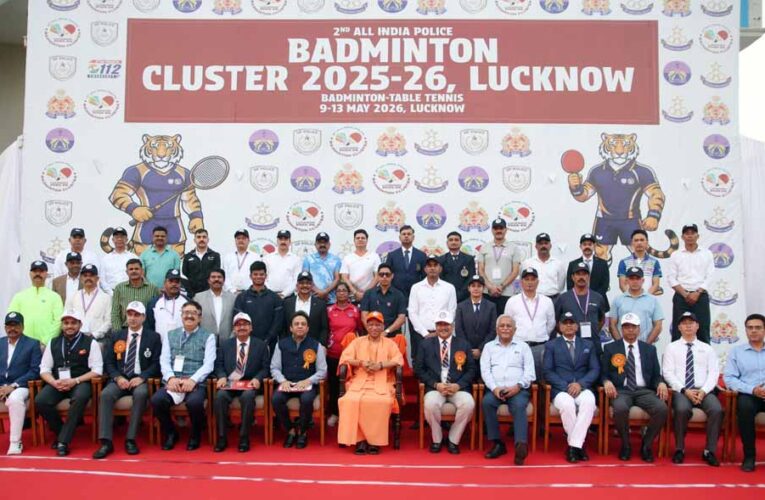 सीएम का खिलाड़ियों को प्रेरणादायक मंत्र: जैसे शटल कॉक नहीं गिरने देते, वैसे ही सपनों को टूटने न दें