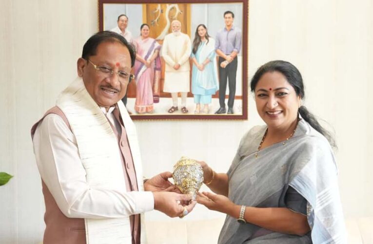 दिल्ली में CM विष्णु देव साय की CM रेखा गुप्ता से मुलाकात, सुशासन और विकास पर चर्चा